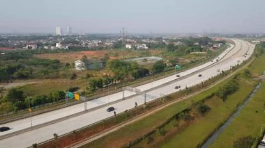 Muhteşem şehir manzaralı binalar ve otoban seyahatleri Jakarta City Endonezya