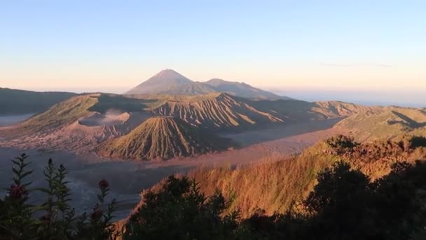 Hermoso Paisaje Del Volcán Monte Bromo Durante Amanecer Java Oriental — Vídeos de Stock