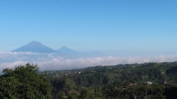 Vista Majestoso Vulcão Monte Merapi Monte Merbabu Sobre Paisagem Tropical — Vídeo de Stock