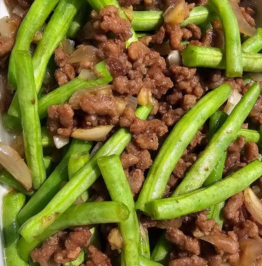 Tumis buncis daging sapi cincang, Endonezya 'da seçici bir odak noktası.