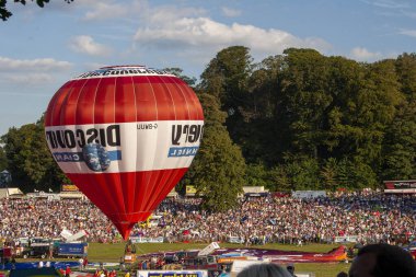 Bristol Birleşik Krallık Yıllık Uluslararası Sıcak Hava Balonu Festivali, Avrupa 'nın İngiltere üzerinde uçan sıcak hava balonu kutlaması, multimedya içeriği oluşturulması için iyi, bu AI IMAGE değil, Lütfen EXIF DATA' ya bakın