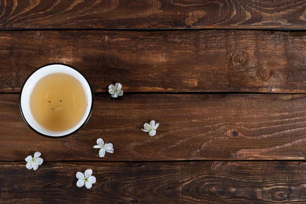 Xícara Chá Com Flores Brancas Cereja Fundo Madeira Navruz Cartão — Fotografia de Stock