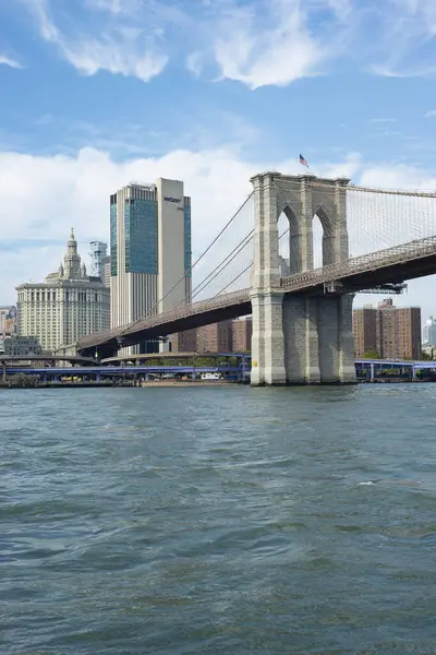 Brooklyn Köprüsü, New York Şehri.