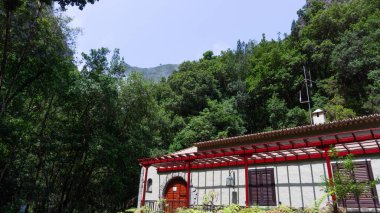 Doğayla çevrili büyüleyici ve rahatlatıcı bir geri çekilme..