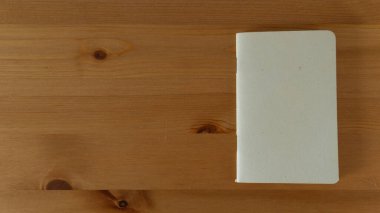 Yaratıcı ilham bekleyen boş günlük