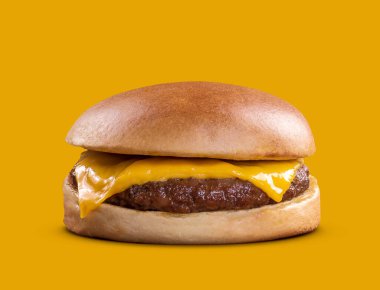 Sarı arka planda izole edilmiş lezzetli fast food çizburgerleri.