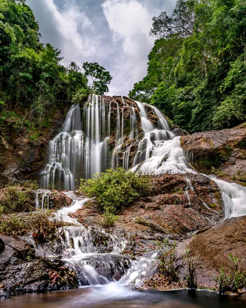 Longa Exposição Uma Cachoeira Floresta Tropical Costa Rica Foto Alta — Fotografia de Stock