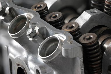 Araba metali motoru. araba motoru parçası