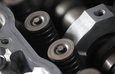 Araba metali motoru. araba motoru parçası