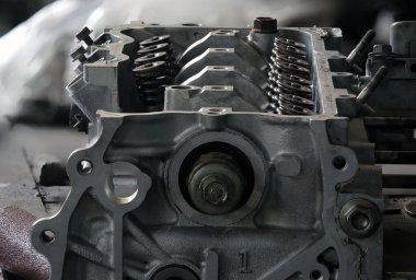 Araba metali motoru. araba motoru parçası