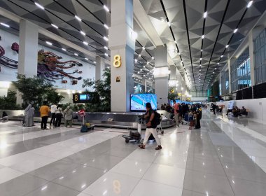 Jakarta, Endonezya-Ekim 2024: Soekarno hatta Havaalanı Cengkareng 'de bagaj teslim alma havası