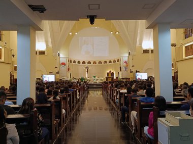 Jakarta, Endonezya - Ekim 2003, 2024: Orta Jakarta 'daki Imanuel Kilisesi' nde ibadet atmosferi