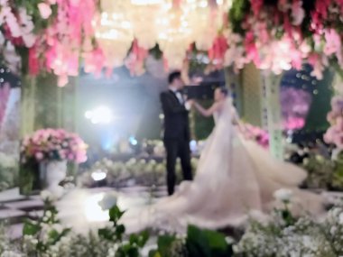 Düğün çifti dansının bulanık arka planı. Odaklanma arkaplanı