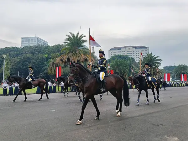 4 Haziran 2025 'te Cakarta, Endonezya' daki Askeri At Geçidi