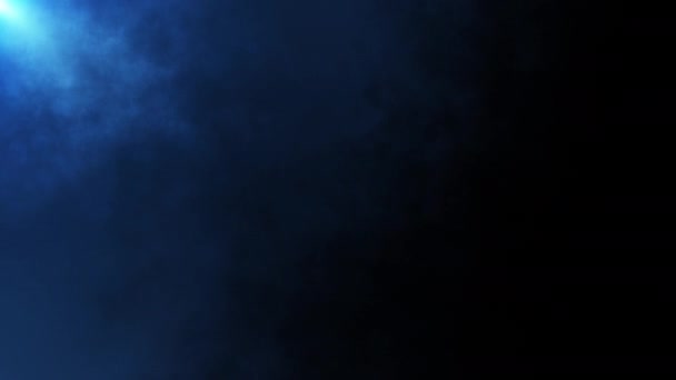 ループの左上にある青いフレアライトスモーク雲は ダークブルーの抽象的な背景に抽象的な効果を動かす 3D抽象的な光の動きのタイトル映画的背景 — ストック動画