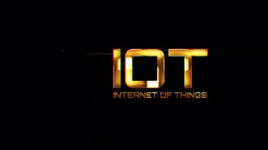 Nesnelerin IOT Internet 'i altın ışıklı hareket metnini siyah soyut arkaplan üzerinde hata efektli animasyonla döndür. Reklam konseptini tanıt QuickTime Alpha Channel 444 'ü kullanarak izole et
