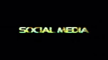 Sosyal Medya, siyah soyut arkaplan üzerinde sosyal medyada altın parıltı hareketi hatası metin efekti animasyonu. Reklam konseptini tanıt QuickTime Alpha Channel 444 'ü kullanarak izole et