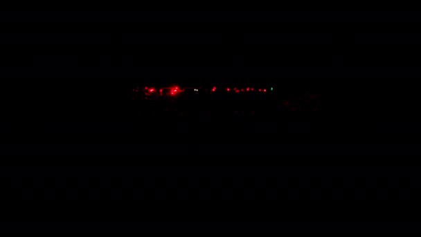 色彩艳丽的霓虹灯激光文本故障对黑色抽象背景的动画效果 — 图库视频影像