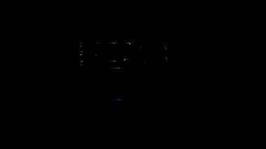 Flaş Haber, siyah soyut arkaplan üzerindeki neon renkli lazer metin canlandırması.