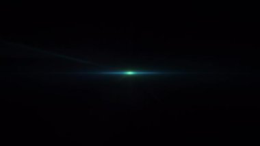 Döngü merkezi yanıp sönen yeşil mavi yıldız ışınları optik mercek parlamaları siyah soyut arka planda uzun kol animasyonu sanatı parlıyor. İzole alfa kanalı Quicktime Proress444