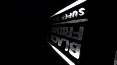 Kara Cuma Süper Satışı 3D Sinematik Hitech başlıklı karavan animasyonu siyah arka planda giriş mesajı açıyor. 4K 3D illüstrasyon Black Friday Super Sale gümüş parıltılı metin başlığı girişi 