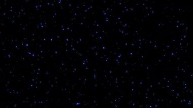 Parlak mavi yıldız parçacıkları siyah soyut arkaplan üzerinde hareket animasyonu akışı. Alevli mavi parlayan kor yanan kül parçacıklarının animasyonu.