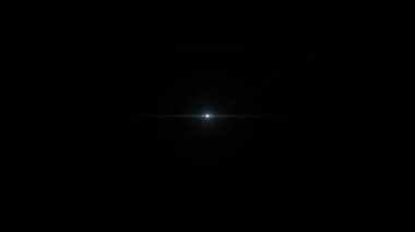 Soyut döngü merkezi beyaz mavi yıldızlı optik lens parlaklığı, ekran projesi için siyah arkaplan üzerinde parlak ışık animasyonu.