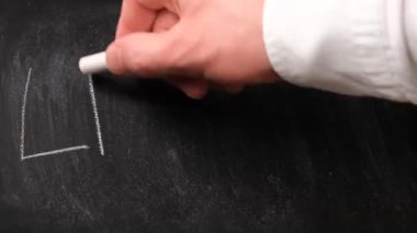 Tahtadaki ders harfleri, çocuk eğitimi, el yazısı.