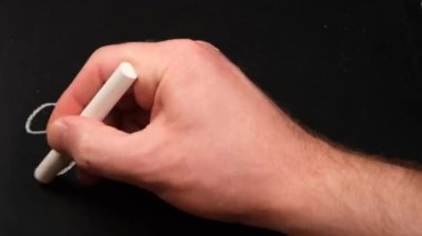 Tahtadaki okul harfleri, çocuk öğrenciler, el yazısı, kapat.