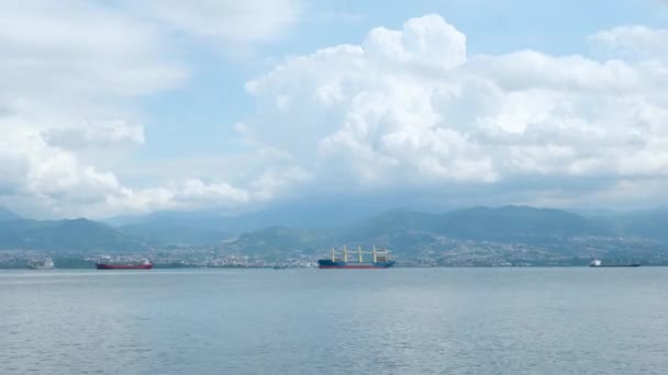 Bulutlar Zaman Kayması Deniz Bulutlar Zaman Dağlarla Birlikte Akıp Gidiyor — Stok video