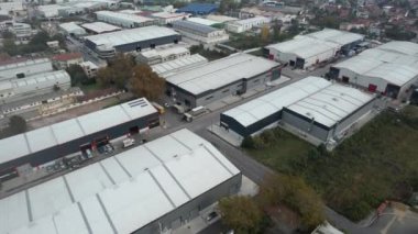 Hava çekim fabrikası ve depo manzarası