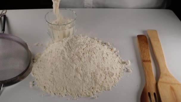 Flour Chef Pouring Flour Measuring Glass — Stok Video