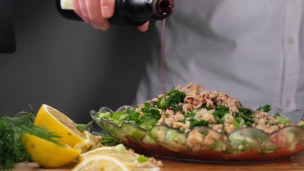 Pomegranate Molasses Chef Pouring Pomegranate Molasses Salad — Vídeos de Stock