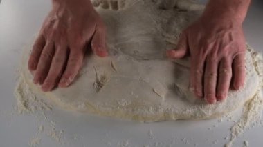Pizza hamuru, pizza hamuru hazırlama, yüksek kaliteli FullHD görüntüler.