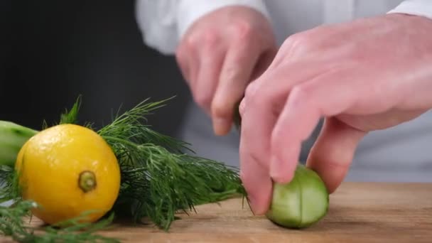 Cucumber Chef Cutting Cucumber Kitchen — Video Stock