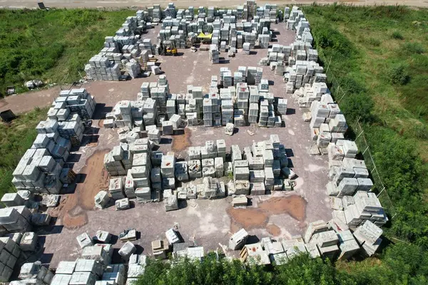 Yapı malzemeleri, hava inşa malzemeleri deposu