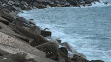Dalgalar, köpüklü deniz dalgaları. Yüksek kalite 4k görüntü