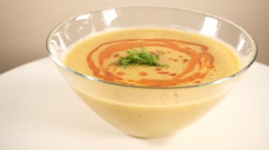 Mercimek çorbası, dereotlu mercimek çorbası ve sos pikap. Yüksek kalite 4k görüntü