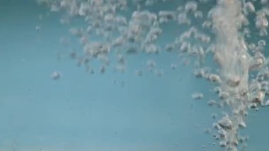 kabarcık, su kabarcığı gümüş renkli arkaplan yavaş çekim