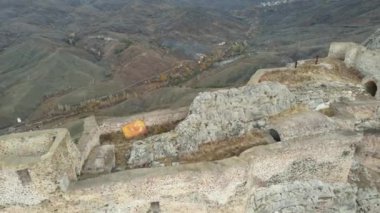 Ortaçağ kalesi, Gumushane 'de havadan kale, Hindi yüksek kalitede 4K görüntü.