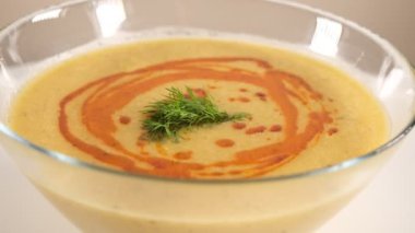 Mercimek çorbası, dereotlu mercimek çorbası ve sos pikap. Yüksek kalite 4k görüntü