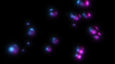 Uçan metalik mat topları olan koyu mavi neon arkaplan. Üç boyutlu şekiller neon parıltısıyla kaotik uçar. Meta topları deformasyon hareket tasarımı animasyon soyut dijital sanat etrafında uçan küreler