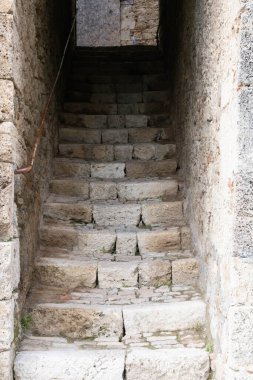 Abruzzo 'da küçük bir kasabada eski bir leke