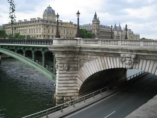 Bir Köprüsü Olan Sein Nehri — Stok fotoğraf