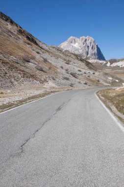 İtalya Abruzzo 'daki Campo Imperatore.