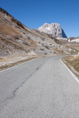 İtalya Abruzzo 'daki Campo Imperatore.