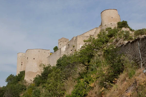 Παλιό Κάστρο Στην Κορυφή Ενός Λόφου — Φωτογραφία Αρχείου