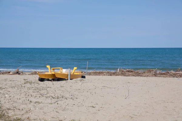 Boat Laying Beach Daytime — Stock Photo, Image