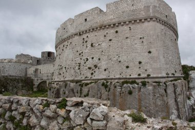 Gündüz vakti eski kale vurulacak.