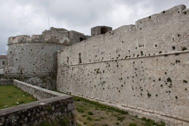 Gündüz vakti eski kale vurulacak.